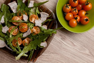 taze yeşil sebze kiraz domates salatası