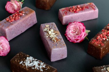 Vejetaryen peyniri, vejetaryen çocuklar için tatlı. Şekersiz konsept.