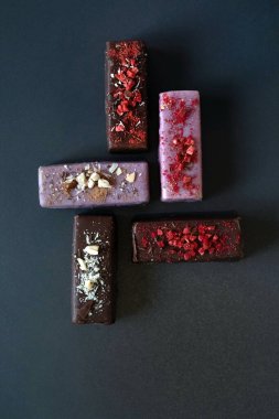 Çok renkli vejetaryen jöleli peynir, vejetaryen çocuklar için tatlı. Şekersiz konsept.