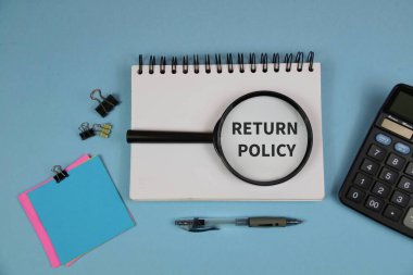 Not Defteri, Büyüteç, Hesap Makinesi ve Ofis Malzemeleri ile İade Politikası Konsepti