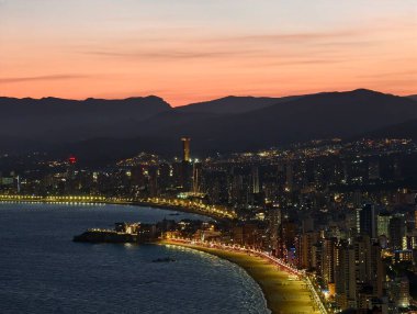 Barselona şehrinin gece manzarası, İspanya