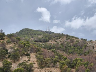 güzel yeşil dağ manzarası