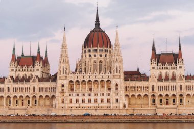 Budapeşte 'deki Macar Parlamento Binası..