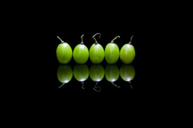 Siyah beş üzüm