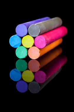 Çiçek şekilli renkli tebeşir