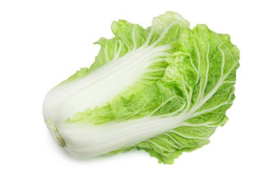 Beyaz arka planda izole edilmiş taze Çin lahanası. Pişirmek için sebze içerir.