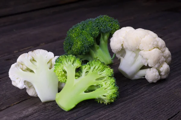 Broccoli Proaspăt Sănătos Conopidă Fundal Din Lemn Ingrediente Legume Pentru — Fotografie, imagine de stoc