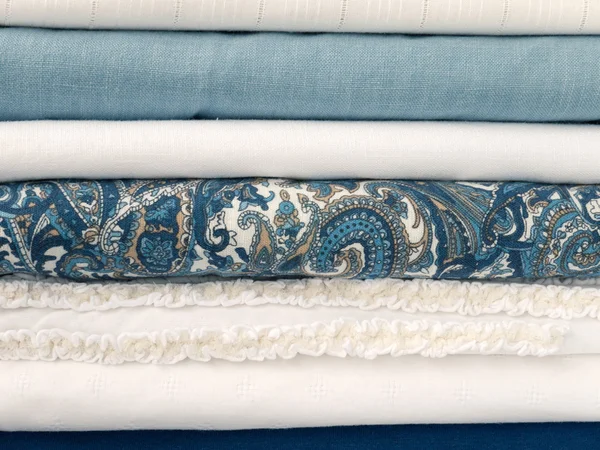Montón de ropa azul y blanca de verano —  Fotos de Stock