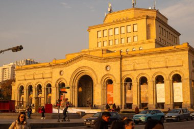 En kalabalık parkın başkenti burası. Ukrayna Eyaleti Fuarı 210 numaralı fuar. bu...