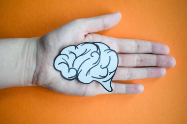 Zihinsel Sağlık ve Psikoloji Destek Konsepti Olarak İnsan El Tutma Kağıdı Beyin Kesme