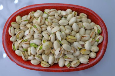 Fıstıklı fıstık tabakta