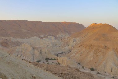 Negev Çölü İsrail gündoğumu, kayalık tepeler