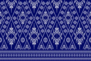 Klasik Tayland tekstili lacivert, zarif beyaz elmas ve geometrik motiflerle. Kumaş tasarımı, moda ve dekor için mükemmel, zamansız Tayland işçiliği sergileniyor.