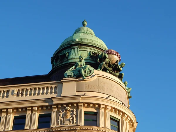 the building in the city of vein