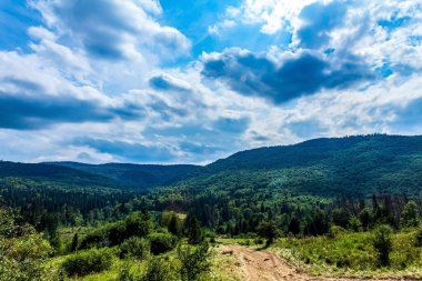 Dağların güzel manzarası