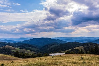 Güzel Karpat Dağları manzarasına