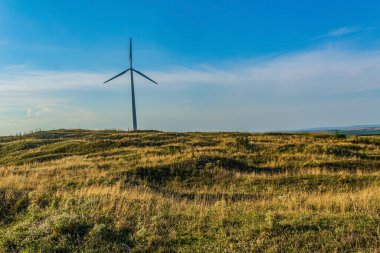 Kırsalda yel değirmeni