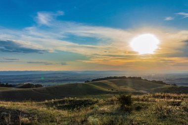 Güzel gün batımı gökyüzü bulutlu