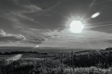 Dağlarda güzel bir gün batımı