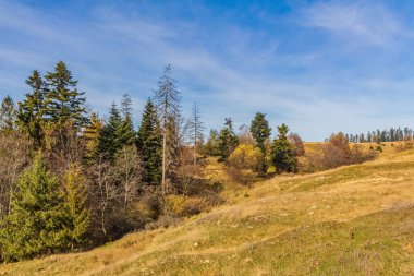 Bir dağ sırasının güzel manzarası