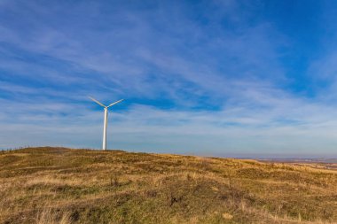 Dağlarda rüzgar türbinleri