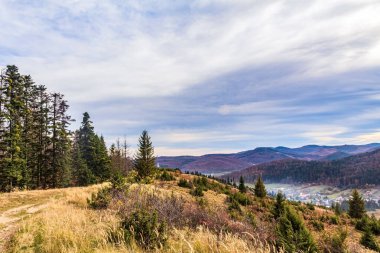 Dağın zirvesinden manzara