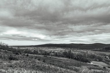 Dağın tepesinden manzara.