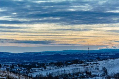 dağlarda güzel kış gün batımı