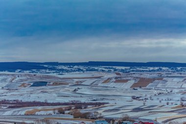 Kışın kar ile güzel manzara