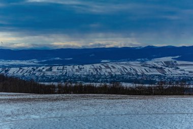 Karpat Dağları 'ndaki kış manzarası