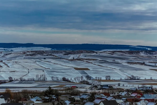 Kırsal kesimde kış manzarası