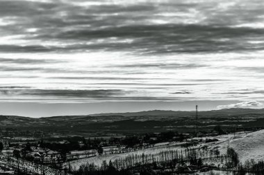 Dağlarda kış manzarası