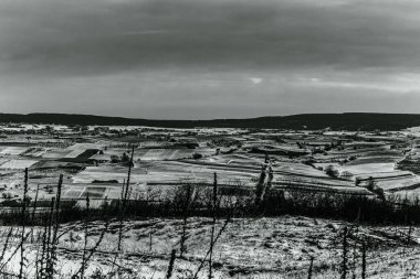 Kışın dağların manzarası