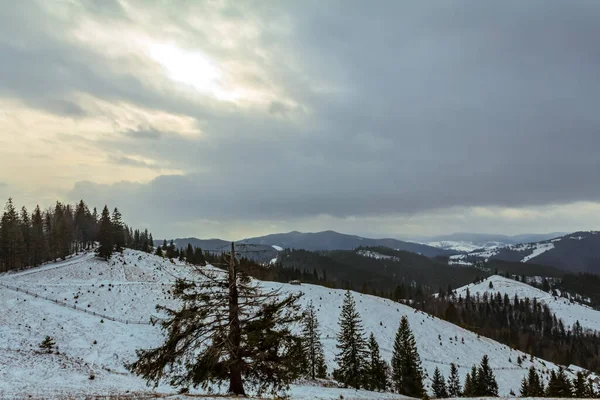 Dağların güzel manzarası