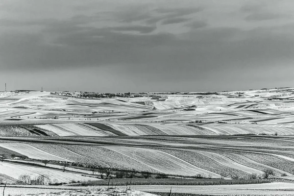 Dağlarda kış manzarası