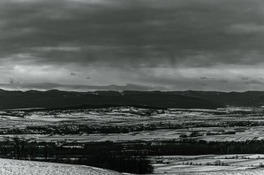 Dağlı güzel bir manzara.