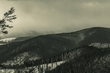Dağların güzel manzarası