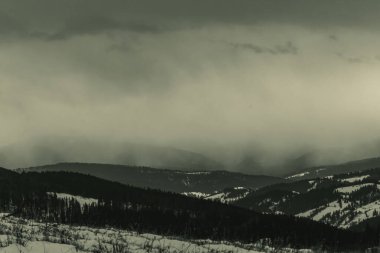 Dağların güzel manzarası