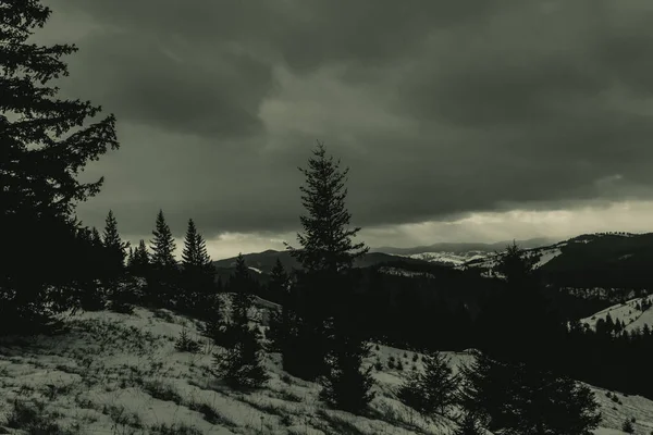 Dağlı güzel bir manzara.