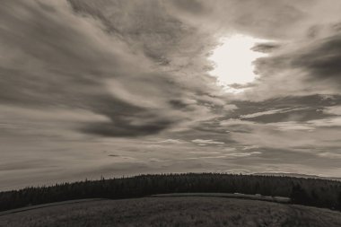 Güzel bir dağ manzarası