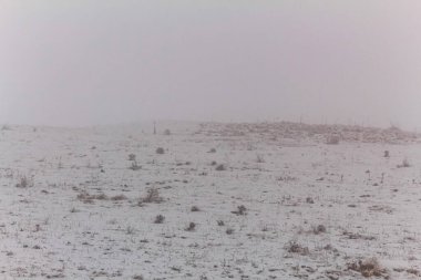 Dağlarda kış manzarası