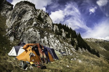 Ana kamp mağaracılık yüksek irtifa dağ