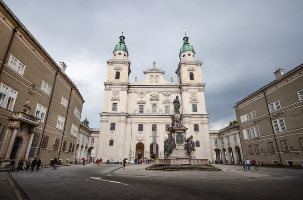 De barokke Altstadt, oude binnenstad van Salzburg, Oostenrijk — Stockfoto