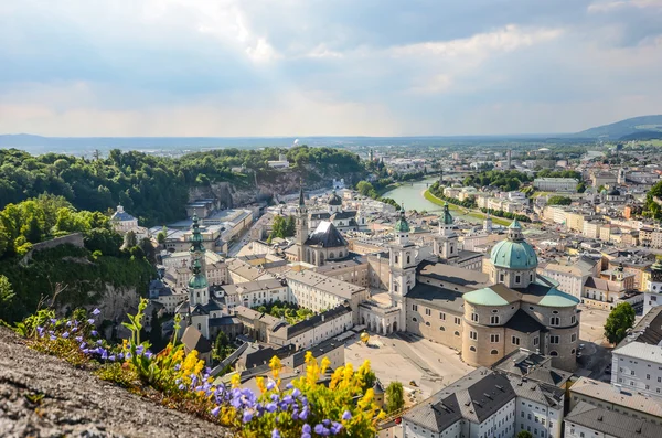 Widok na barokowym starym mieście, starego miasta w Salzburgu, Austria — Zdjęcie stockowe