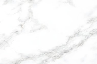 Doğal gri damarlı pürüzsüz beyaz mermer yüzey, lüks iç mekanlar, mimari ve tasarım ilhamı için ideal