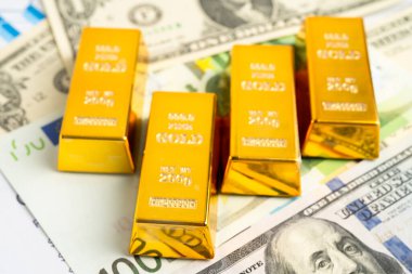 Amerikan doları banknotunda altın külçeleri, finans sektörü yatırım para birimi.