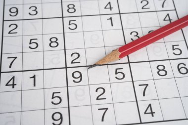 Mantıklı düşünmek için oynanacak bulmaca oyunu.