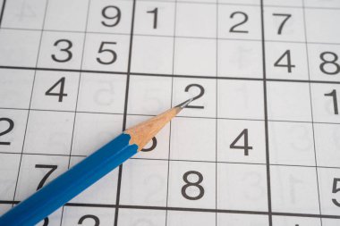 Mantıklı düşünmek için oynanacak bulmaca oyunu.