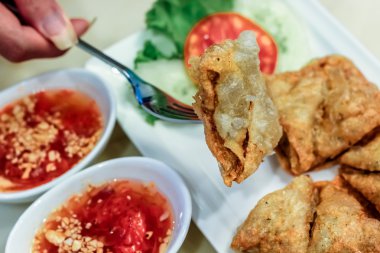 içinde karides piyon yan yemekler ile ile gevrek hamur tatlısı