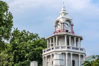 Güzel görünüm Tay tarzında Saat Kulesi, Bangkok Tayland